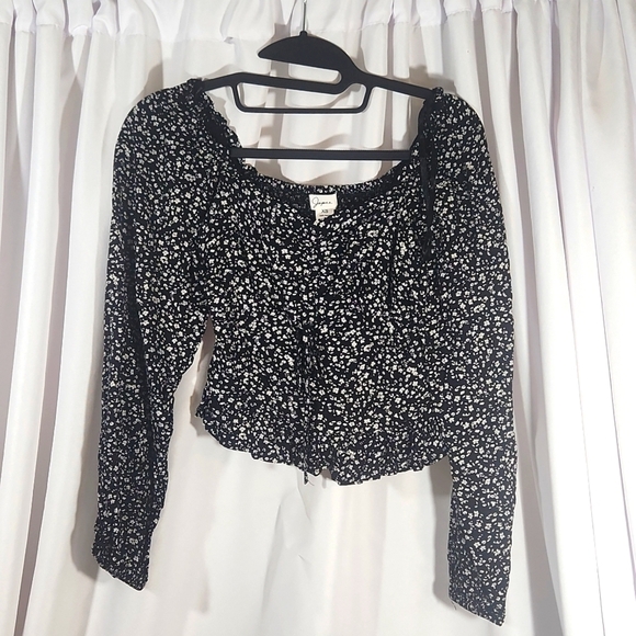 Paisley Blossom Black and White Crop Top Size XS with elastic stretchy - Picture 1 of 9